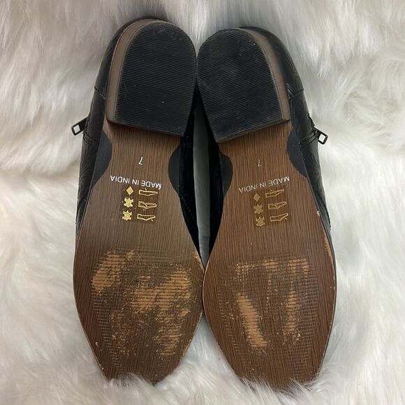 Heiress Black Leather Embossed Zipper Booties 7 B-23 - Picture 8 of 9